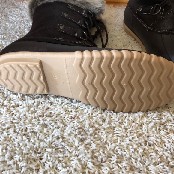 Waterproof boots - Picture 2 of 5